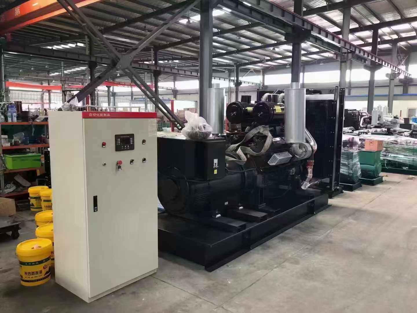 察雅柴油发电机运行时的噪音和振动水平如何？